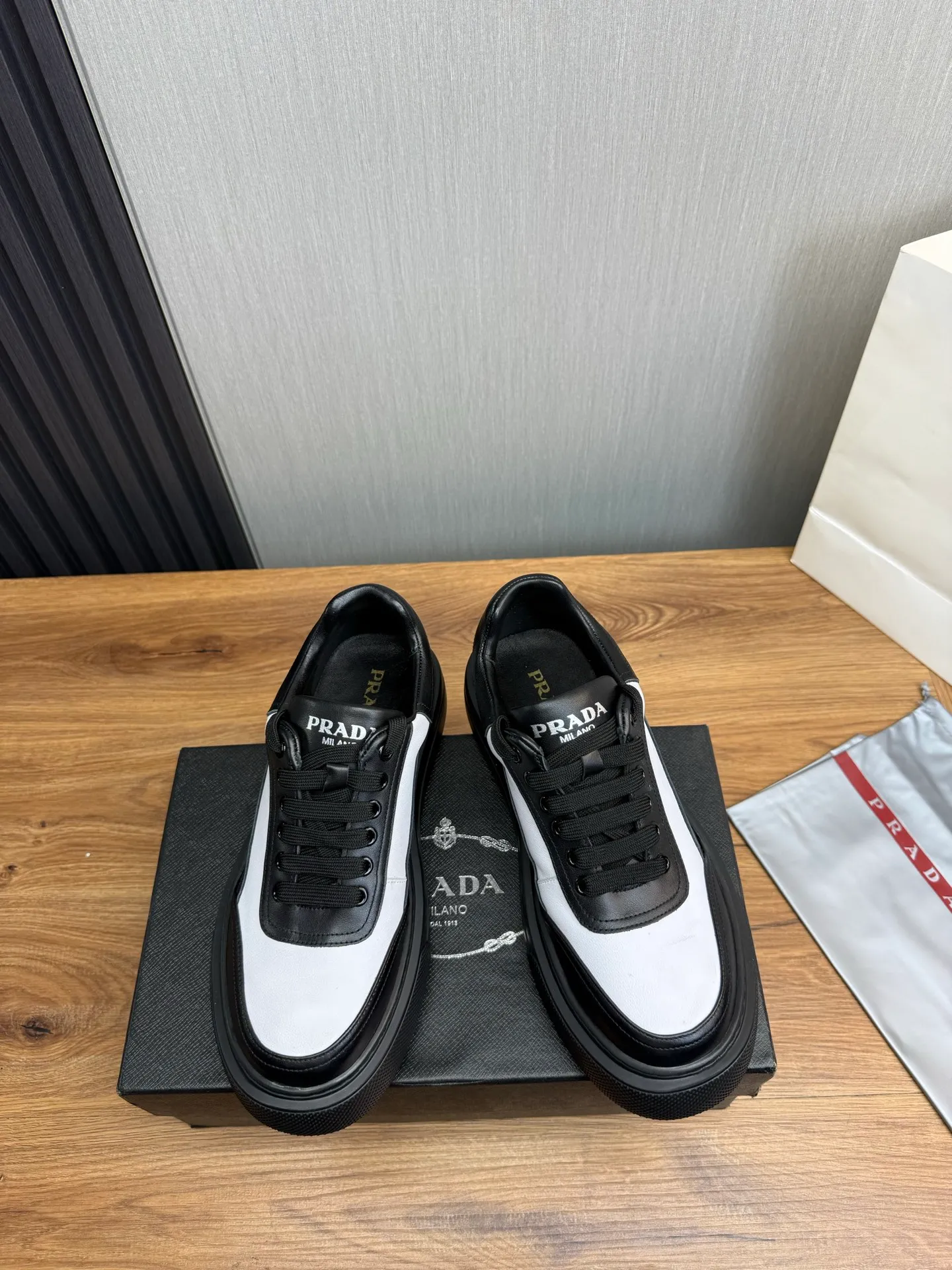 Men's shoes 💰440💰 PRADA【Prada】Men's new casual shoes ⬆️Imported cowhide + genuine leather lining. Anti-slip outsole, 38-44 (customized at 45)